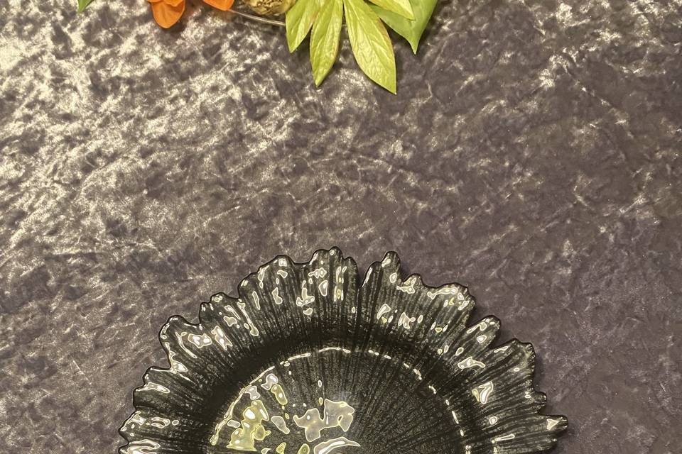Black Leaf Charger