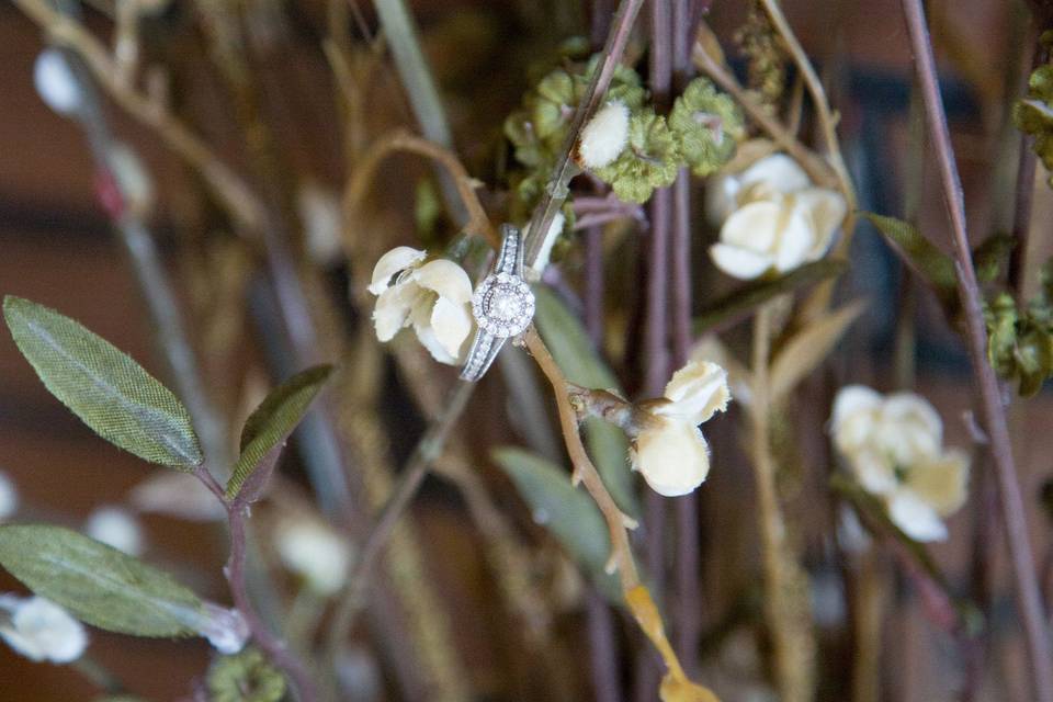 Charlotte & Jed's wedding day was full of beautiful details and amazing candid moments for Classic Photographer's own Lauren O. to capture!