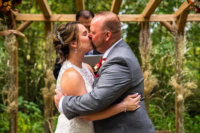 You may kiss the bride!