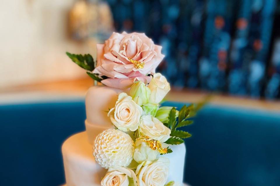 Wedding Cake by M&L