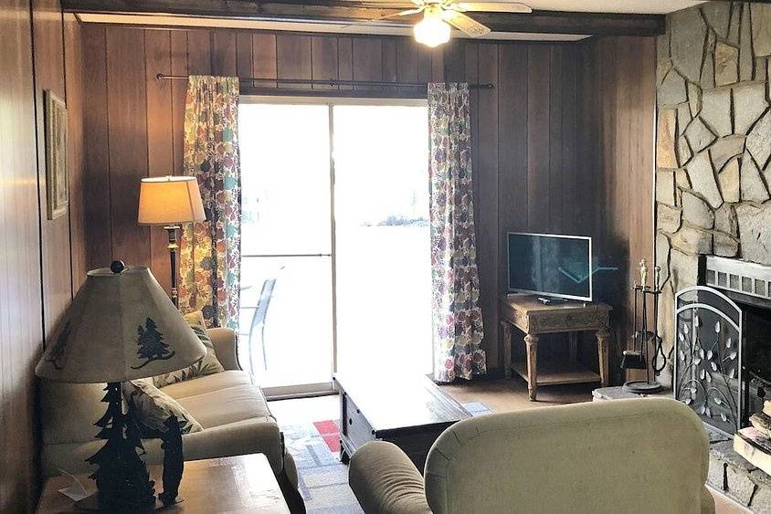 Elegant mountain guest suites