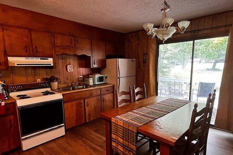 Elegant mountain guest suites