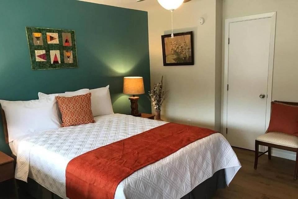 Elegant Mountain guest suites