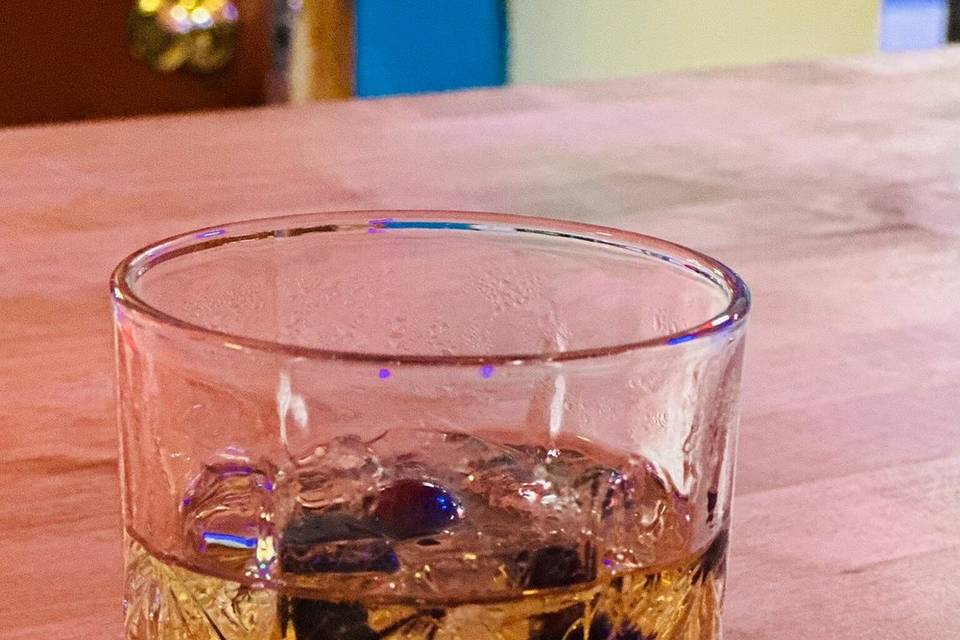 Exquisite food and drinks