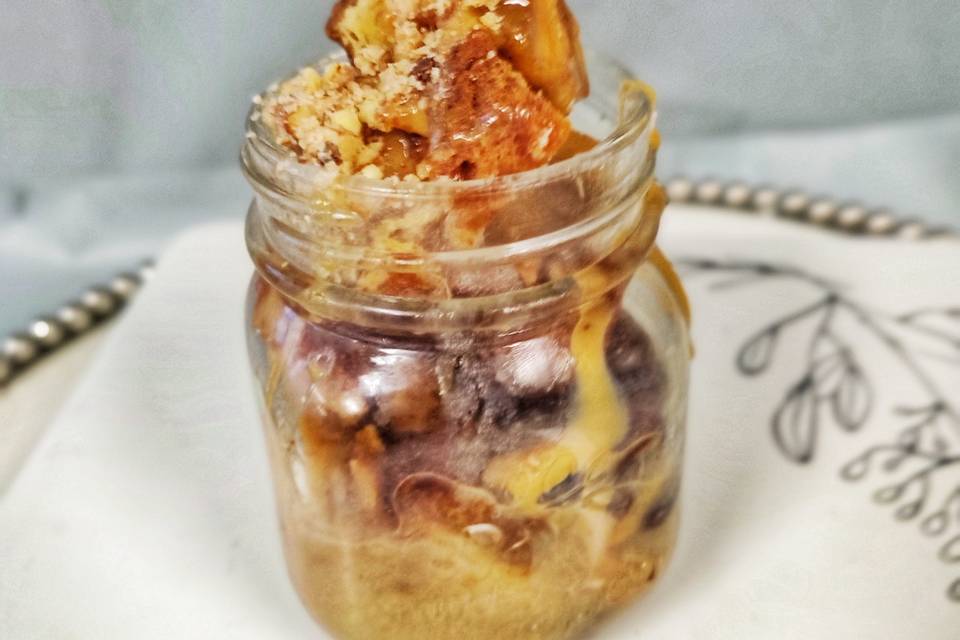 Mason jar bread pudding