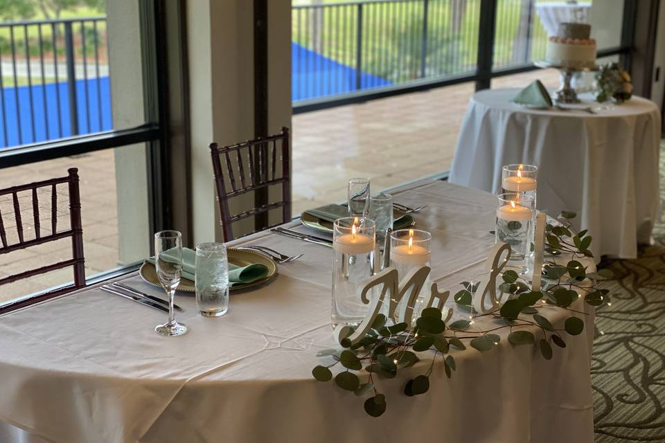 Sweetheart table