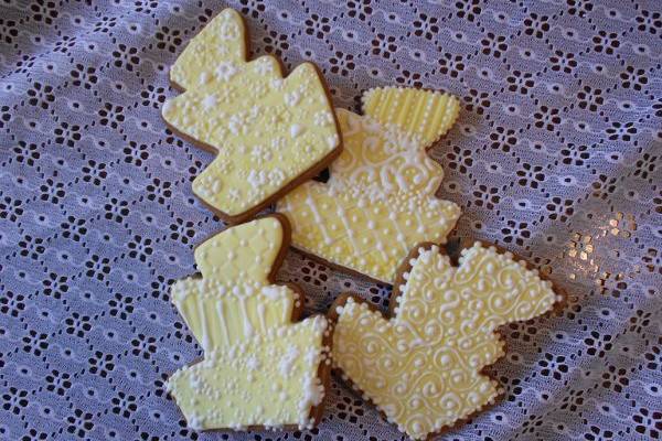 Queen Anne's Lace Cakes