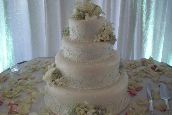 beachy wedding cake