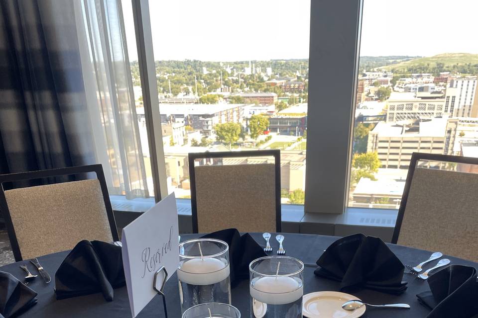 Parlor - 16th Floor
