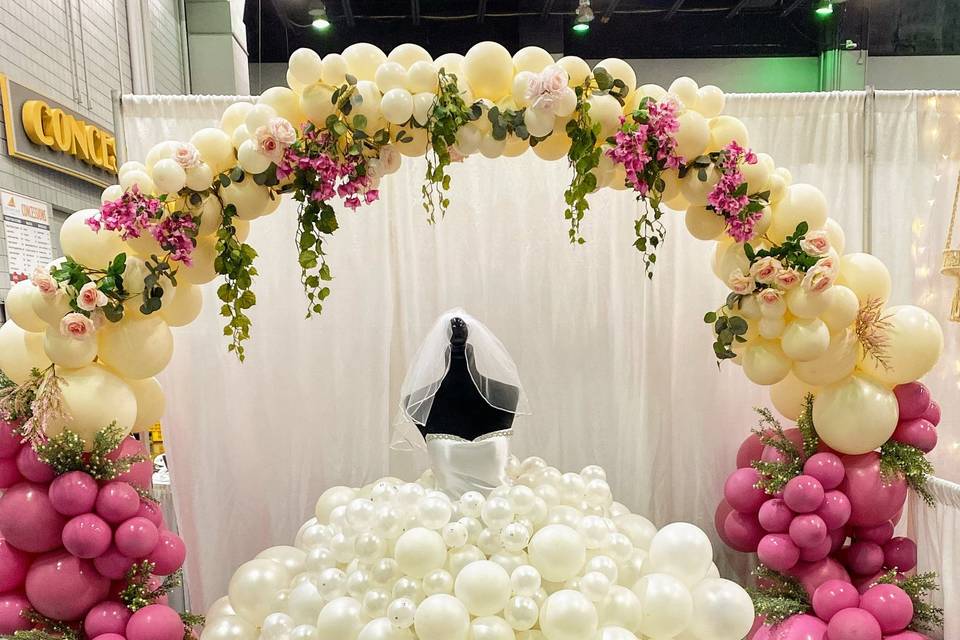 Balloon wedding arch