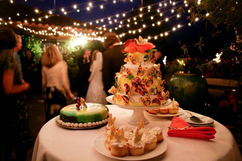 Wedding cake with lights