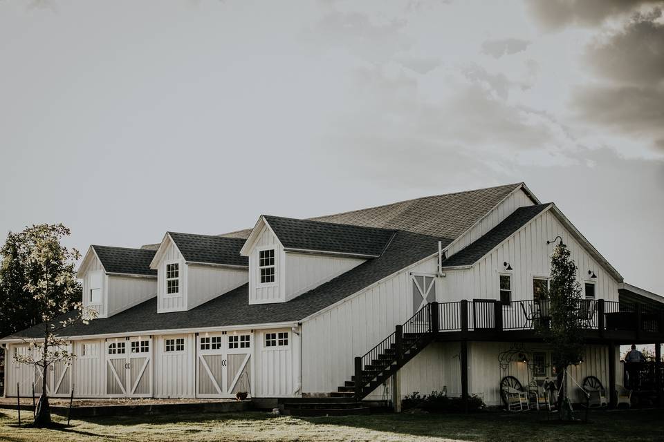 The Rustic Barn at Prairie Gardens 