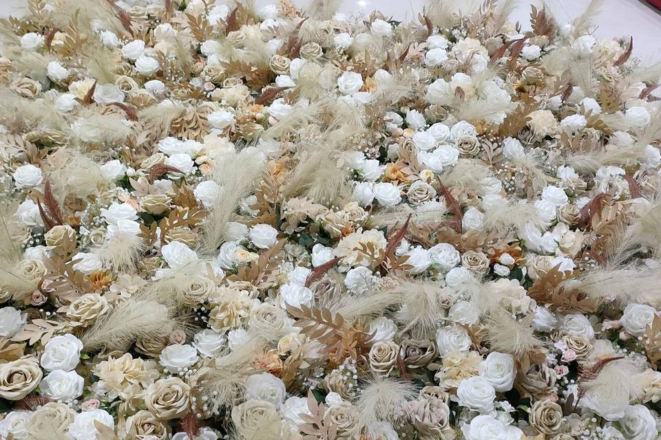 White flower wall