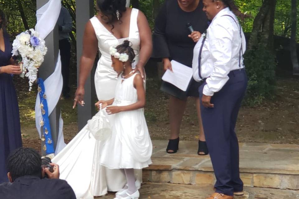 Treasured Moments Officiant Se