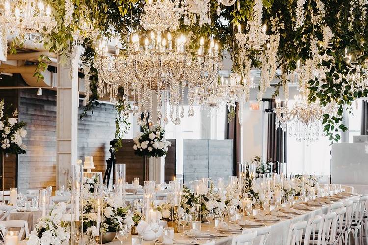 Chandelier clusters