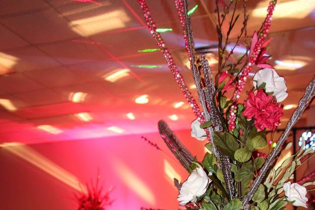 Table setting with centerpiece