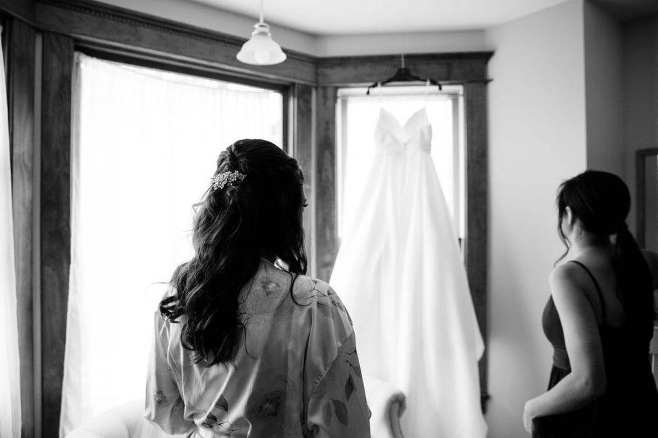 Bride with bridesmaids