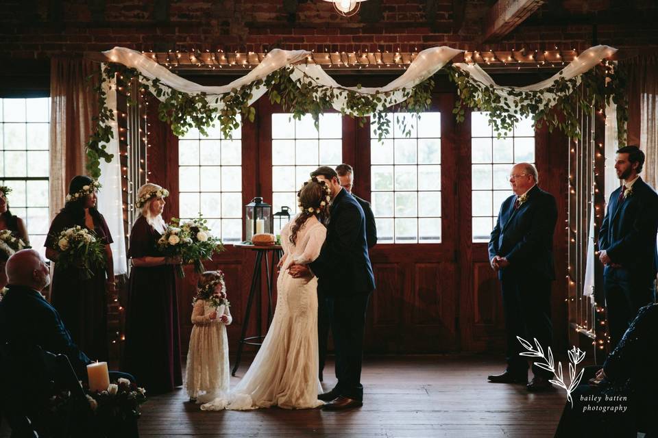 Ceremonial kiss | Bailey Batten Photography