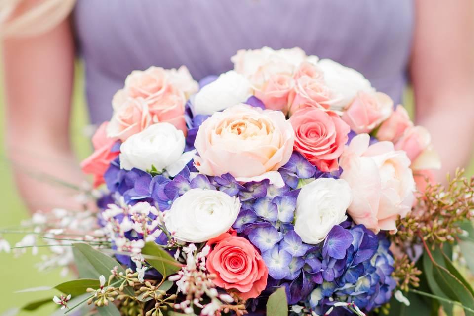 Close Up Bridesmaids Bouquets