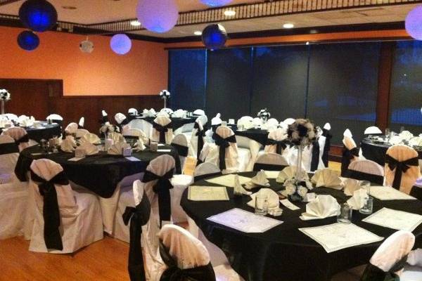 Black and White Table settings