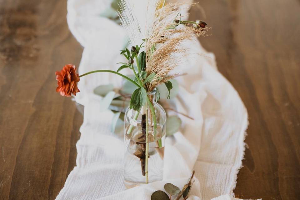 TAble runner decor
