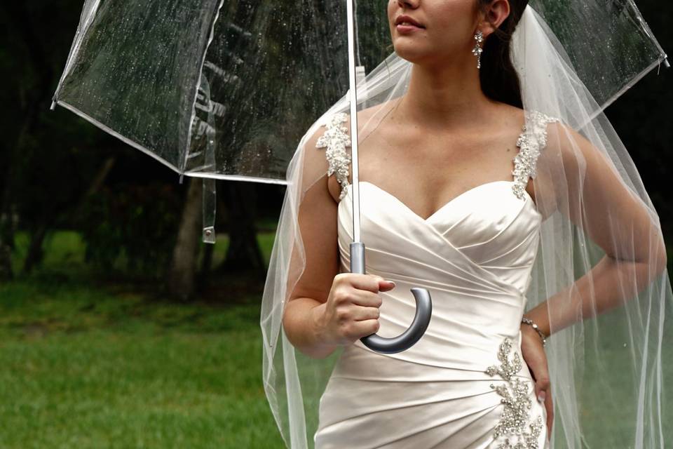 Bride in rain - Michelle Albert Photography