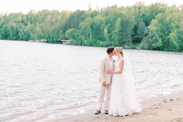 Couple kiss