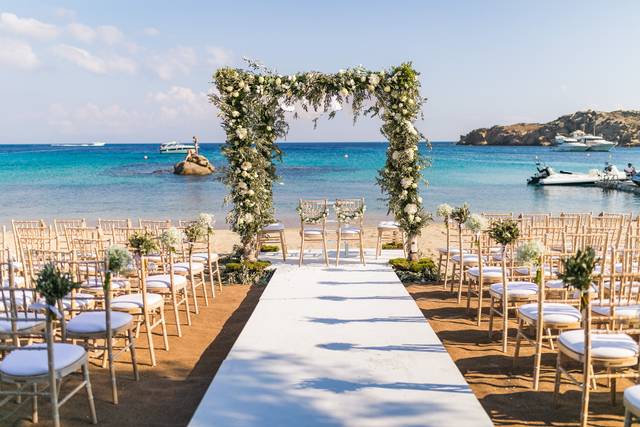 8 Magnificent Wedding Destinations in Greece for 2023