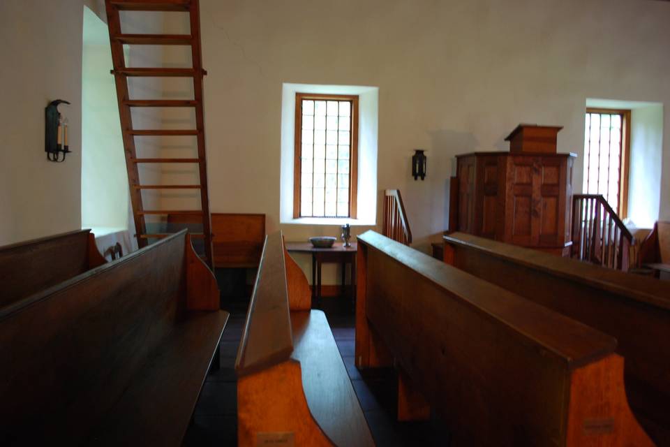 Pic from side door French chur