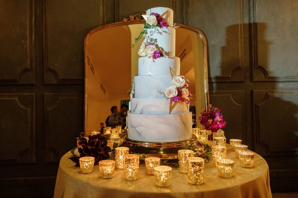 Marble gold geometric cake