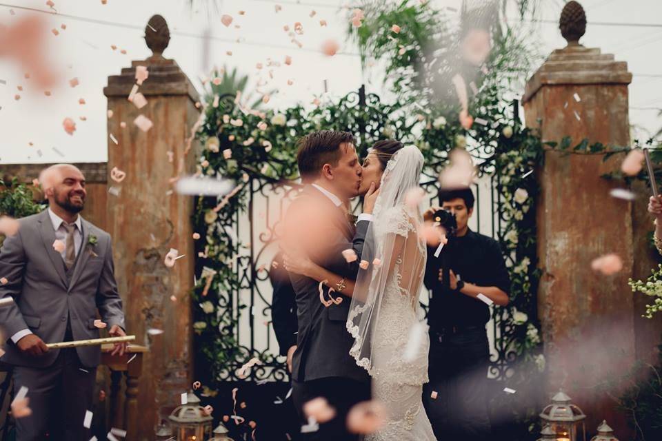 Wedding confetti