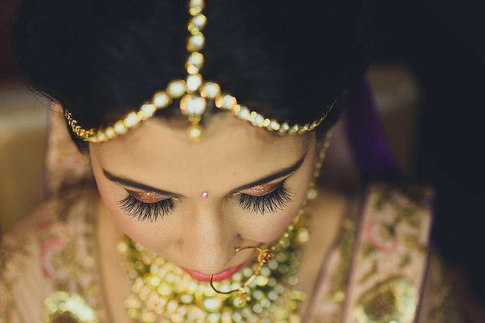 Hindu hair makeup