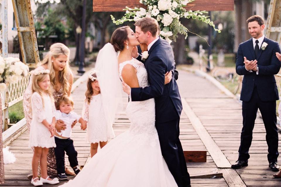 Cross bridge wedding