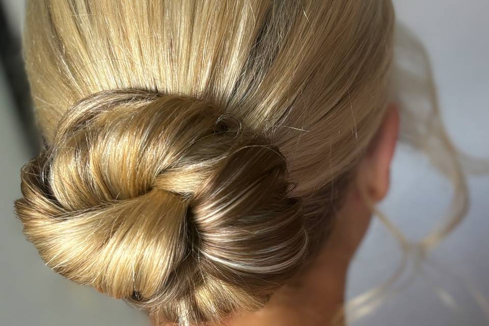 Clean girl bun