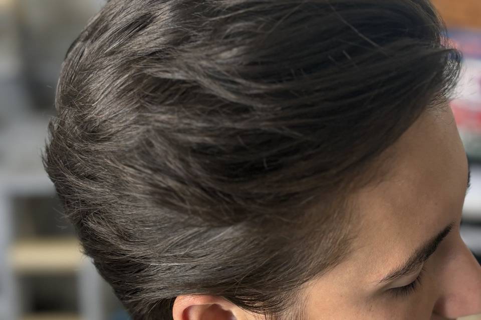 Short hair style