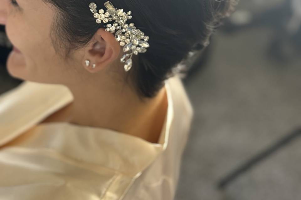 Short hair updo