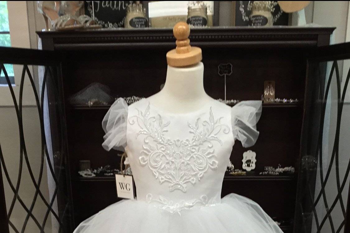 the-white-gown-dress-attire-texarkana-tx-weddingwire