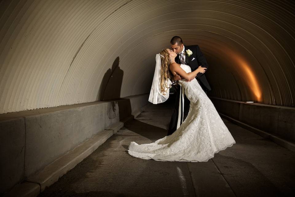 Tunnel kiss