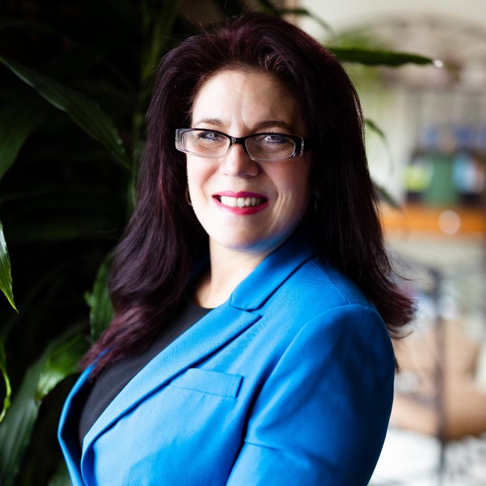 Officiant  Susanne