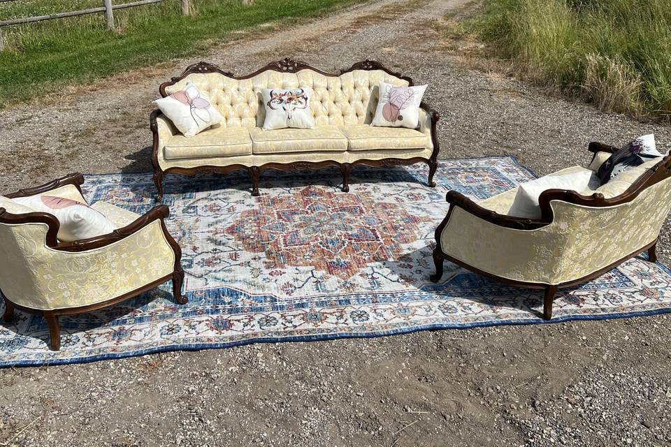 Outdoor settee