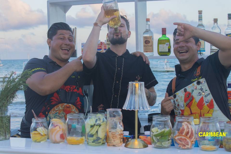 CD OPEN BAR