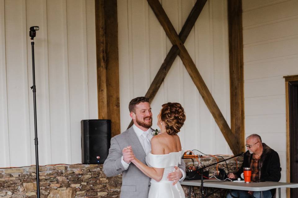His look during the dance