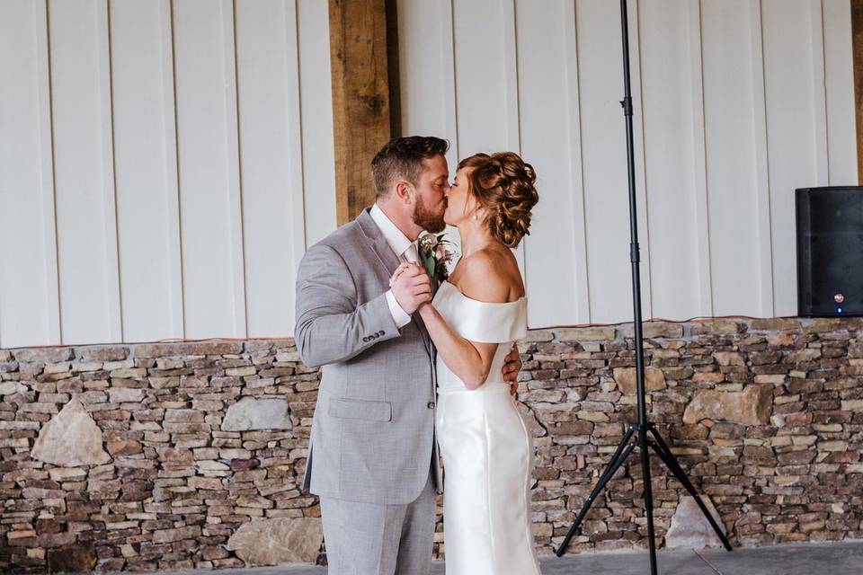 First dance kisses