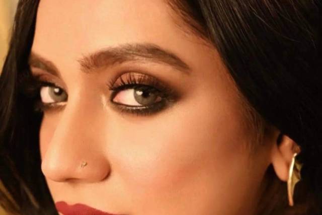 BROWN SMOKEY