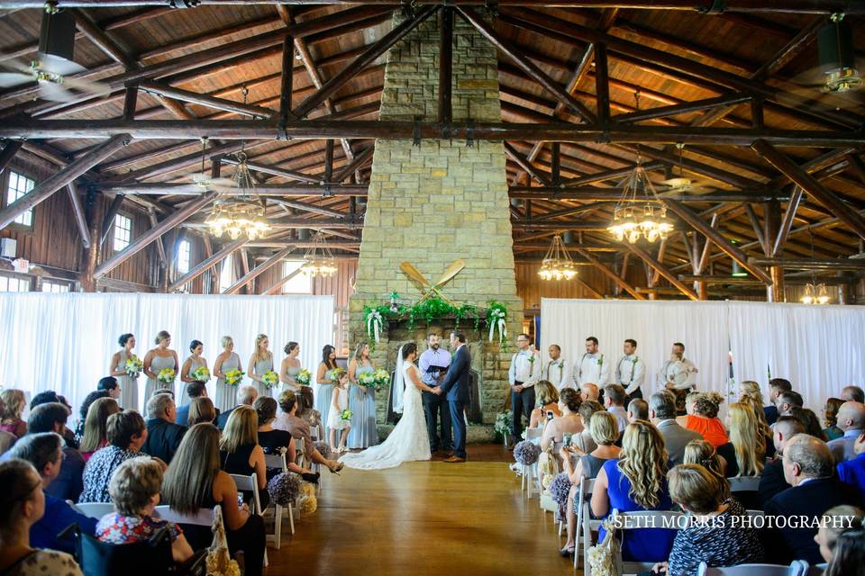 Wedding ceremony at starved rock lodge & conference center