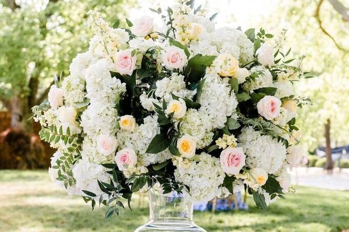 Spring Wedding Arrangement