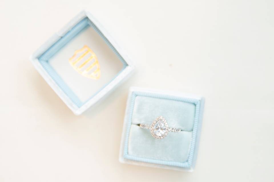 Mrs. Ring Box - Teardrop Ring