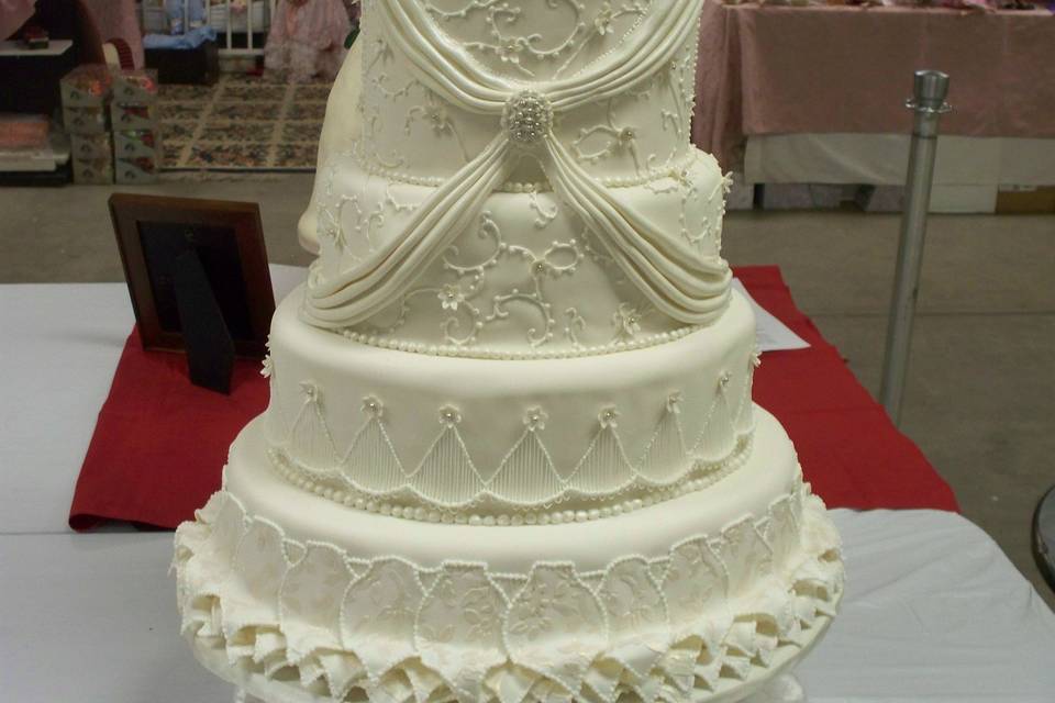 Traditional wedding cake