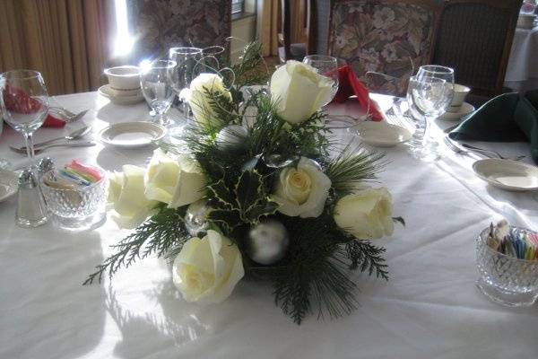 Simple winter centerpiece