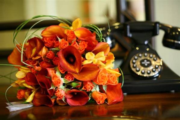 Mini calla lilies & rose bride bouquet